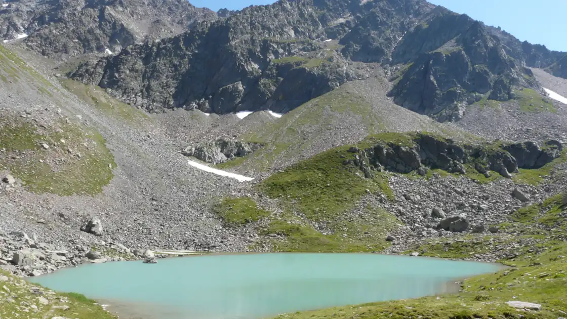 Lac Blanc de la Grande Valloire Lac Blanc de la Grande Valloire - Crédit : lutin de la forêt - https://www.camptocamp.org/images/1443365/fr/le-lac-blanc