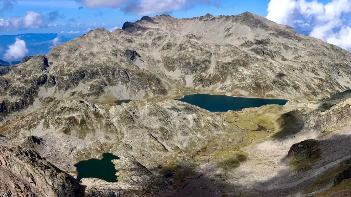 Lac de l'Agnelin Lac de l'Agnelin - Crédit : skieur0206 - https://www.camptocamp.org/images/1581468/fr/