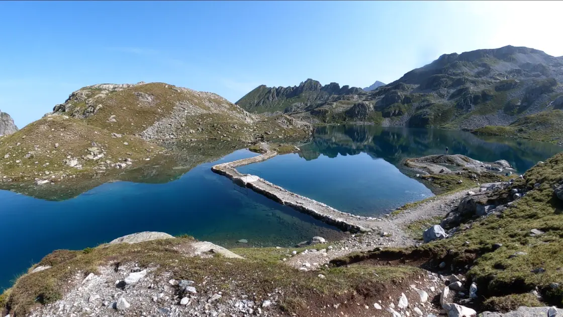 Lac de la Motte Lac de la Motte © Anthony Nicolazzi - https://www.nicolazzi.net