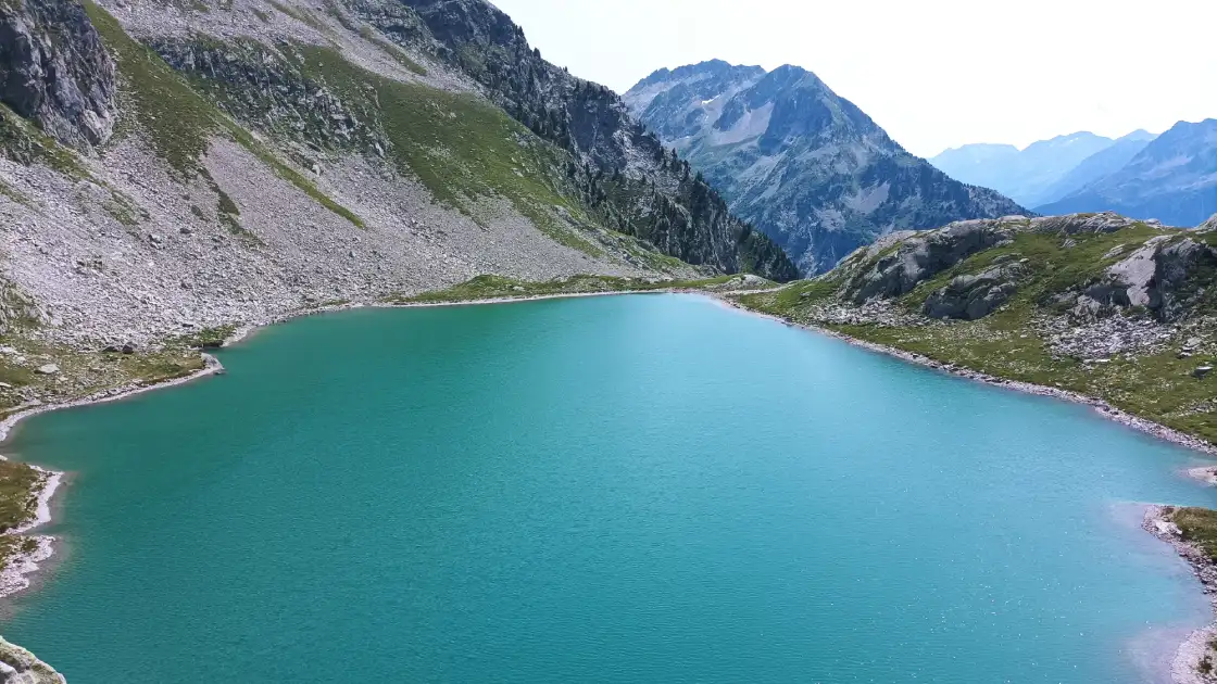 Lac de la Sagne Lac de la Sagne - Crédit : Nouill - https://commons.wikimedia.org/wiki/Category:Lac_de_la_Sagne#/media/File:Lac_de_la_Sagne_1.jpg