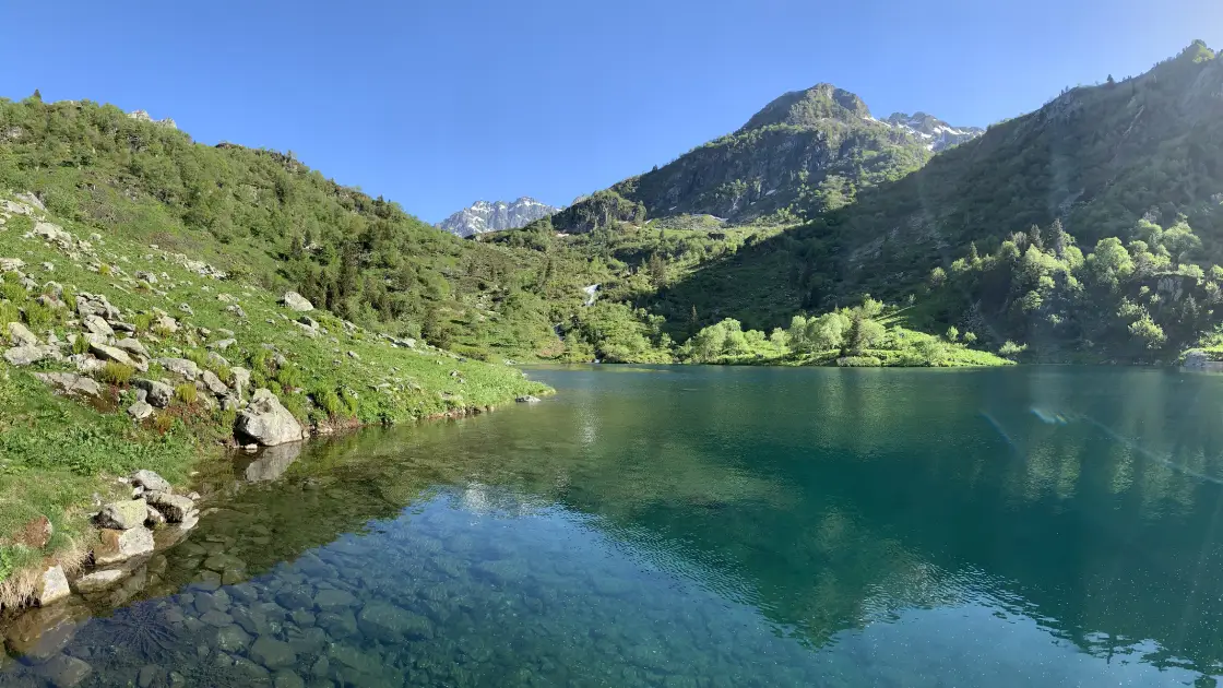Le lac de barrage du Carre Le lac de barrage du Carre © Anthony Nicolazzi - https://www.nicolazzi.net